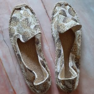 Soludos Pineapple Print Flats